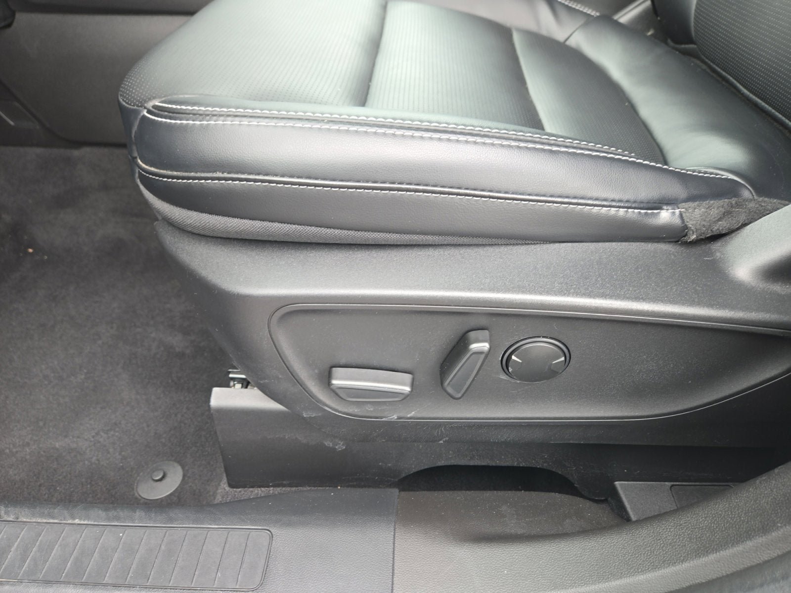 Certified 2023 Ford Escape Platinum AWD/4WD image 12