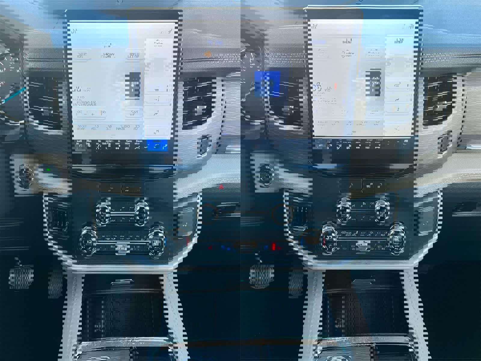 Certified 2022 Ford Expedition Max Limited image 26