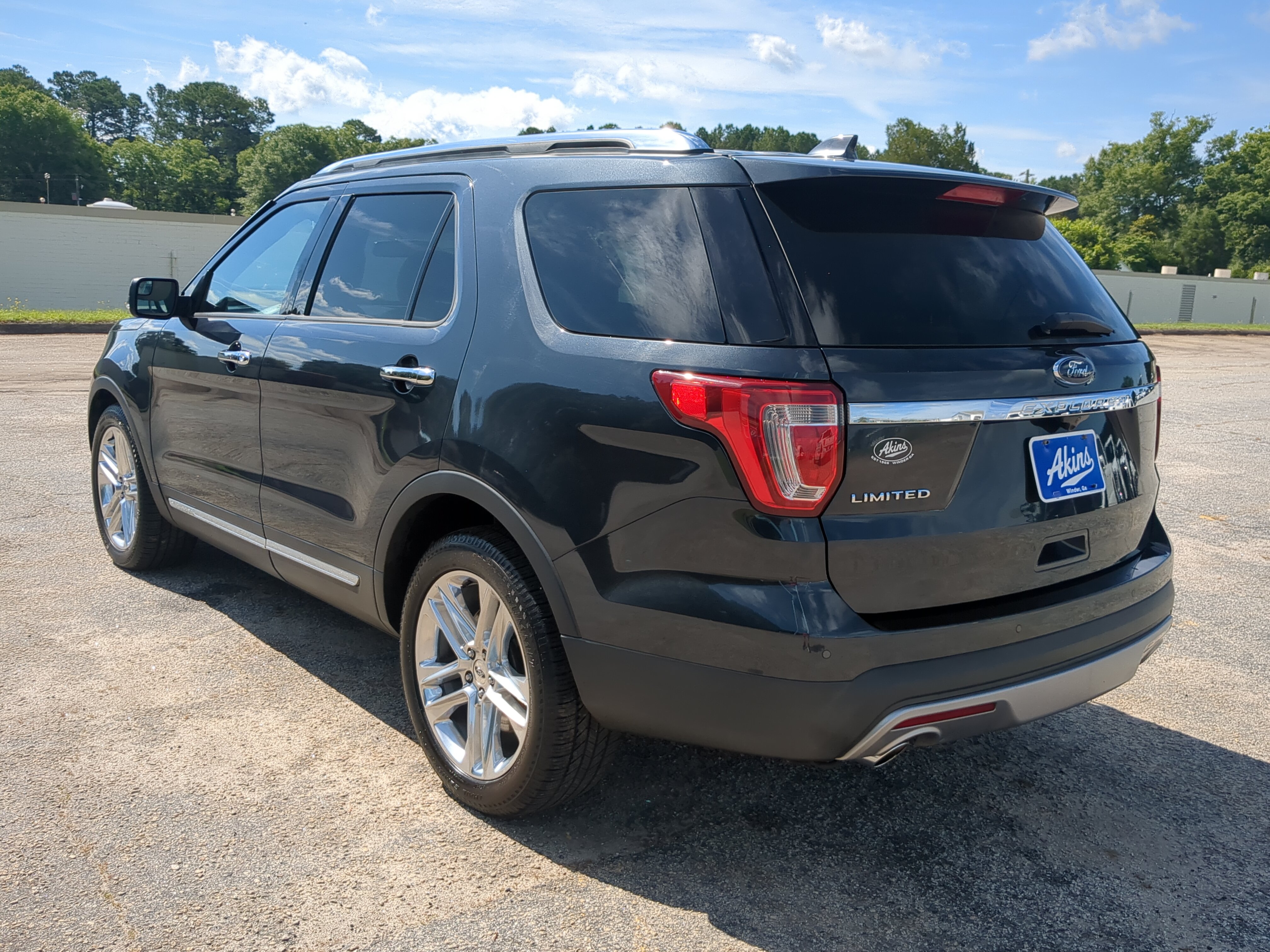 Certified 2017 Ford Explorer Limited FWD image 5