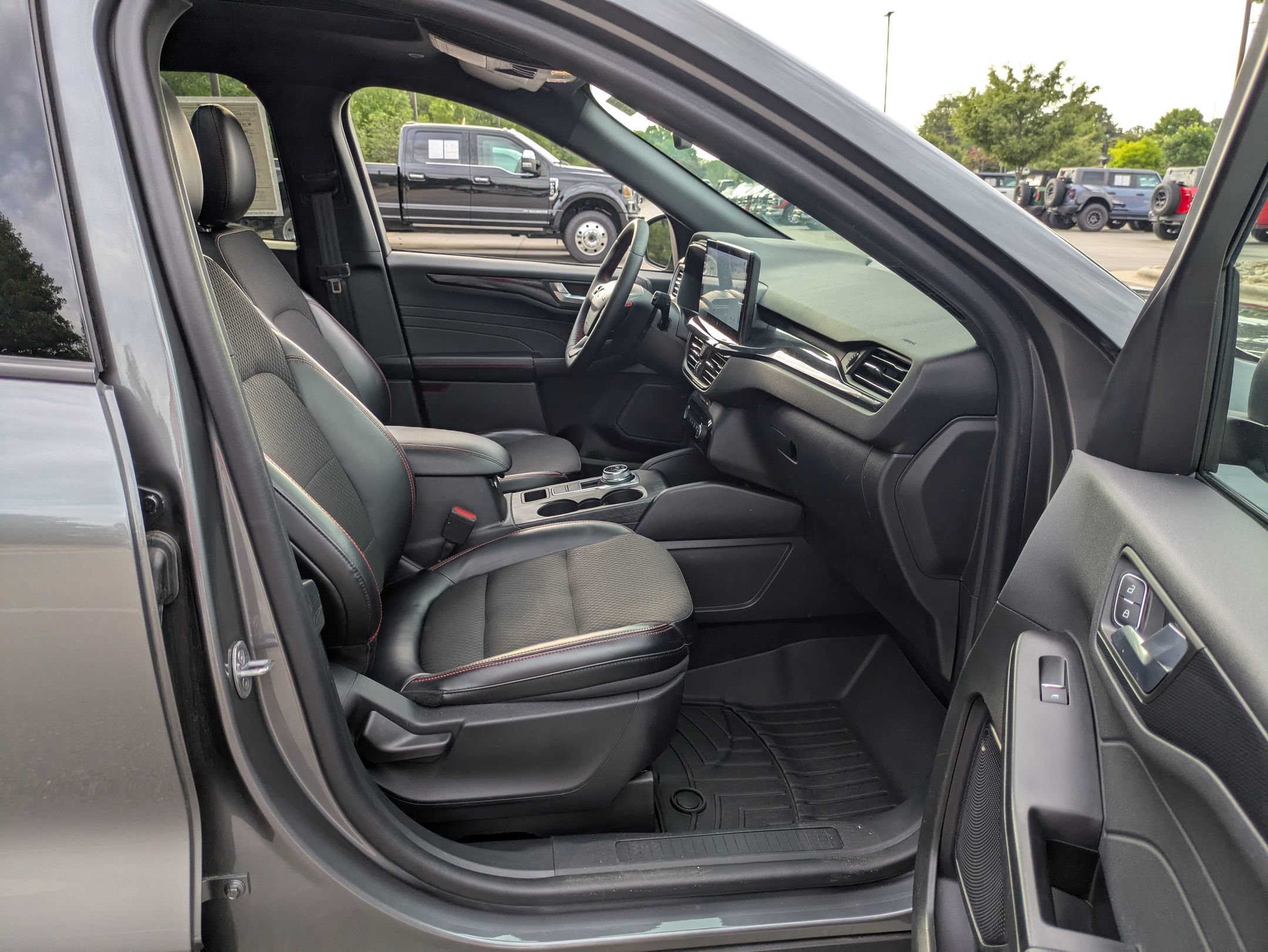 Certified 2024 Ford Escape ST-Line w/ Tech Pack #1 AWD/4WD image 39