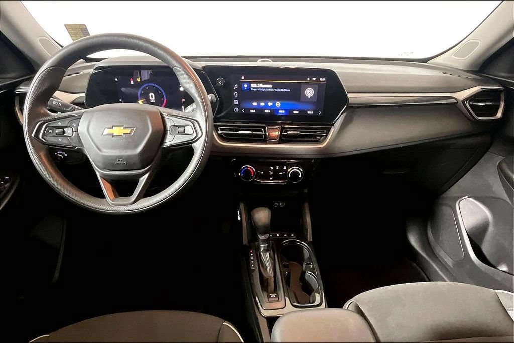 Used 2025 Chevrolet TrailBlazer LT FWD image 11