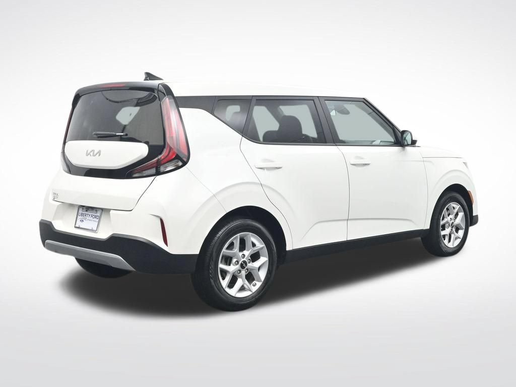 Used 2025 Kia Soul LX w/ LX Technology Package FWD image 6