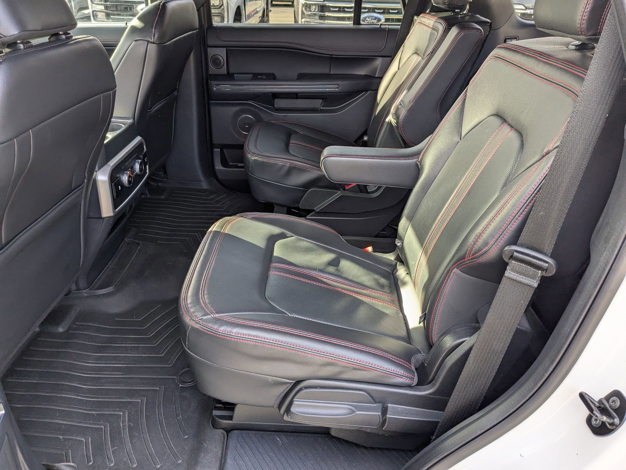 Certified 2022 Ford Expedition Limited image 36