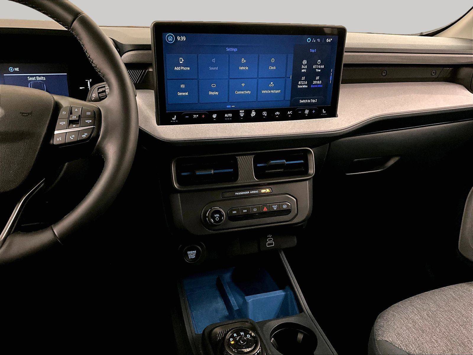 Certified 2025 Ford Maverick XLT w/ XLT Luxury Package FWD image 6