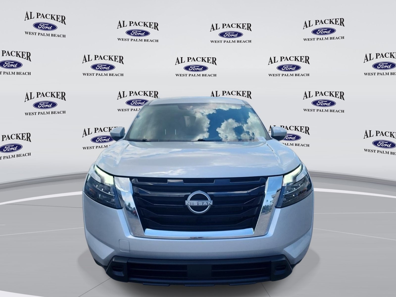 Used 2024 Nissan Pathfinder SV FWD image 8