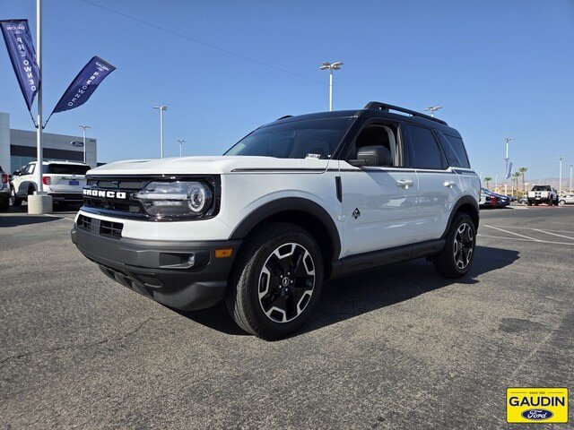 Certified 2024 Ford Bronco Sport Outer Banks w/ Tech Package AWD/4WD image 3