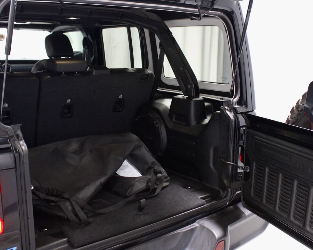Used 2021 Jeep Wrangler Unlimited Rubicon 4xe w/ Cold Weather Group AWD/4WD image 14
