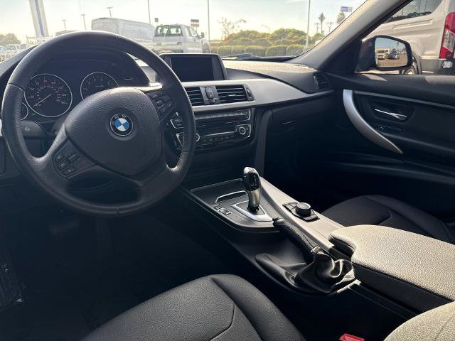 Used 2018 BMW 320i Sedan RWD image 9
