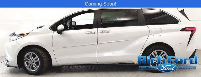 Used 2025 Toyota Sienna Limited AWD/4WD image 5