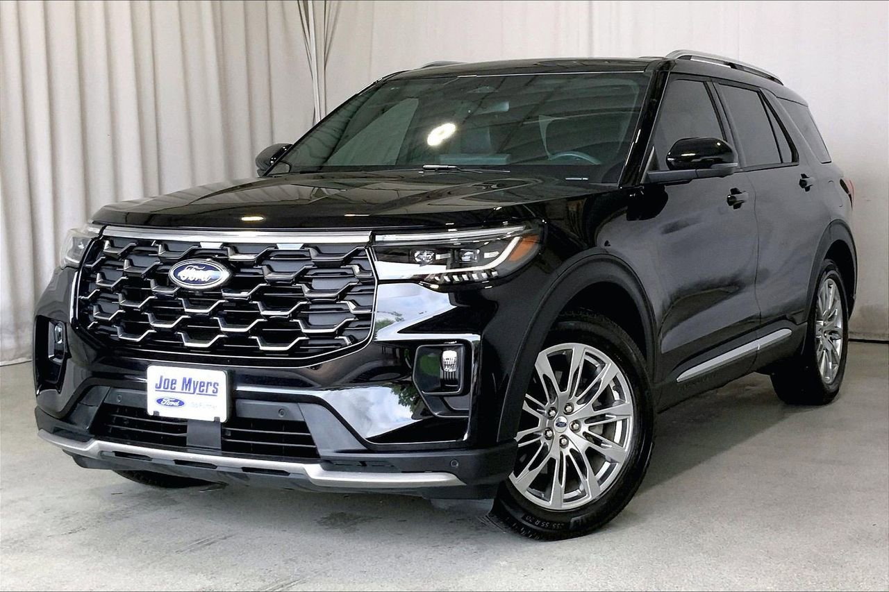 Certified 2025 Ford Explorer Platinum RWD image 12