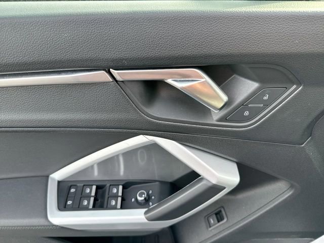 Used 2025 Audi Q3 2.0T Premium image 14