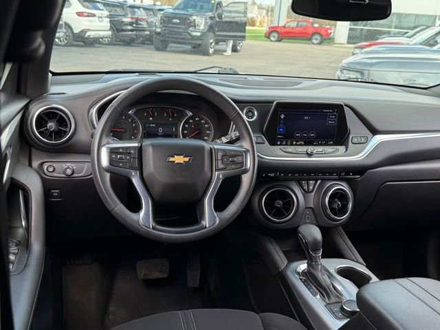 Used 2022 Chevrolet Blazer LT w/ Redline Edition FWD image 6