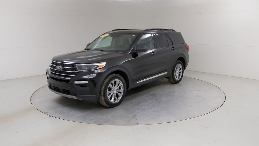 Certified 2023 Ford Explorer XLT w/ Equipment Group 202A image 22