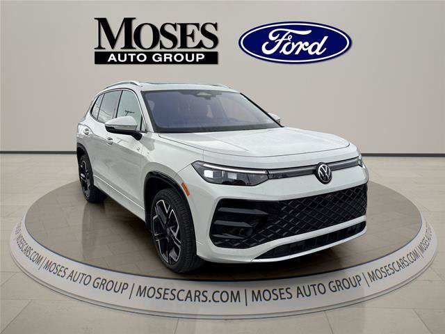 Used 2026 Volkswagen Tiguan SEL R-Line AWD/4WD image 3