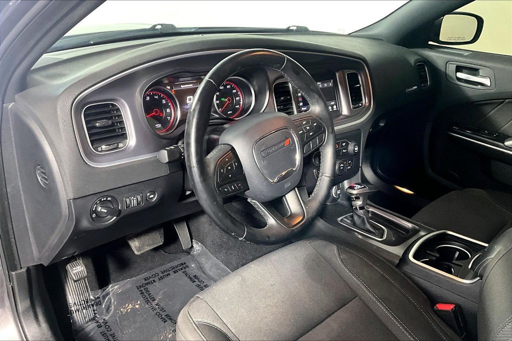 Used 2020 Dodge Charger SXT RWD image 13