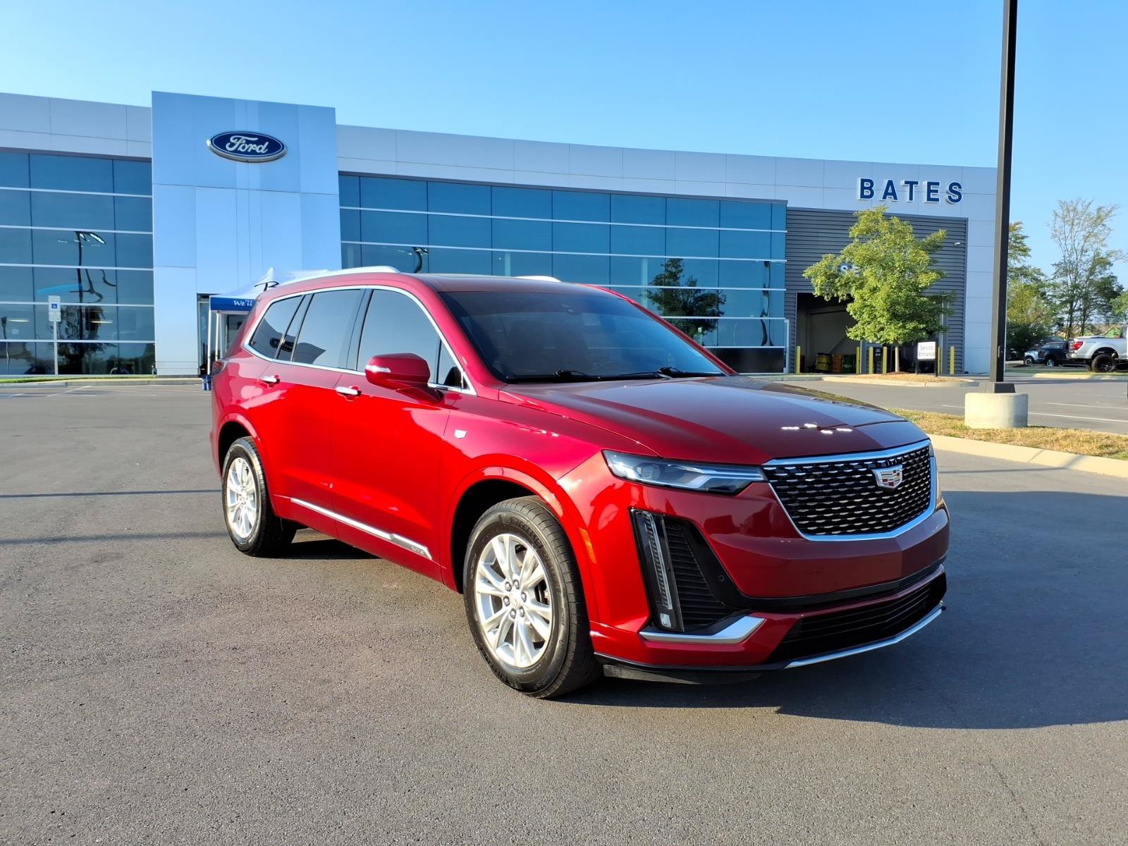 Used 2024 Cadillac XT6 Luxury FWD image 1