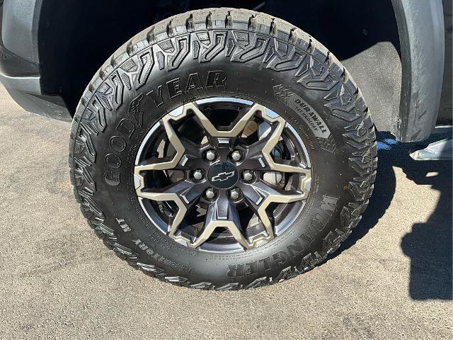 Used 2024 Chevrolet Colorado ZR2 w/ ZR2 Convenience Package III AWD/4WD image 25