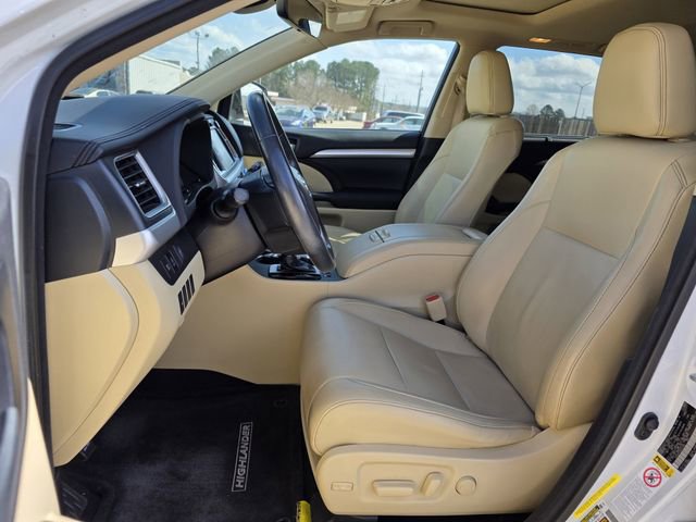 Used 2017 Toyota Highlander XLE image 11