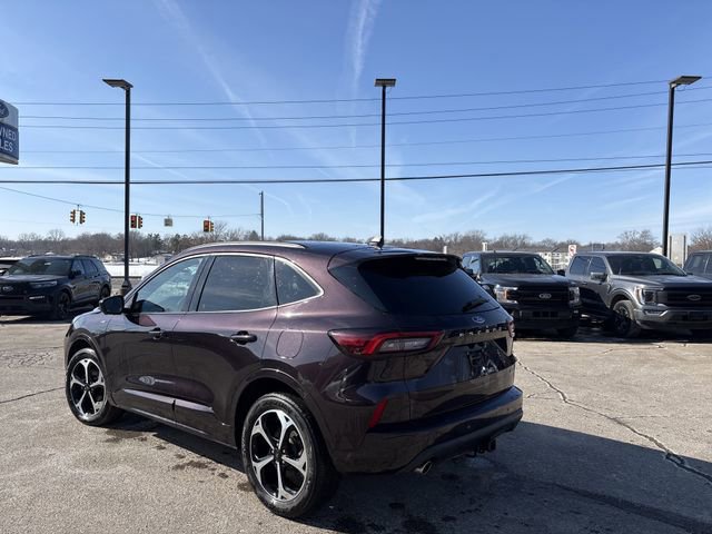 Certified 2023 Ford Escape ST-Line Select w/ Tech Pack #2 image 5