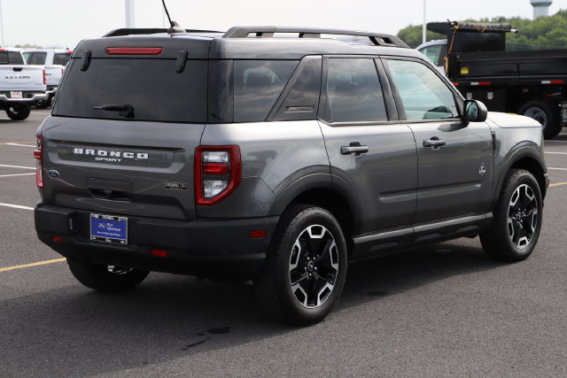 Certified 2022 Ford Bronco Sport Outer Banks w/ Tech Package AWD/4WD image 6
