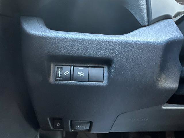 Used 2022 Toyota RAV4 LE AWD/4WD image 21