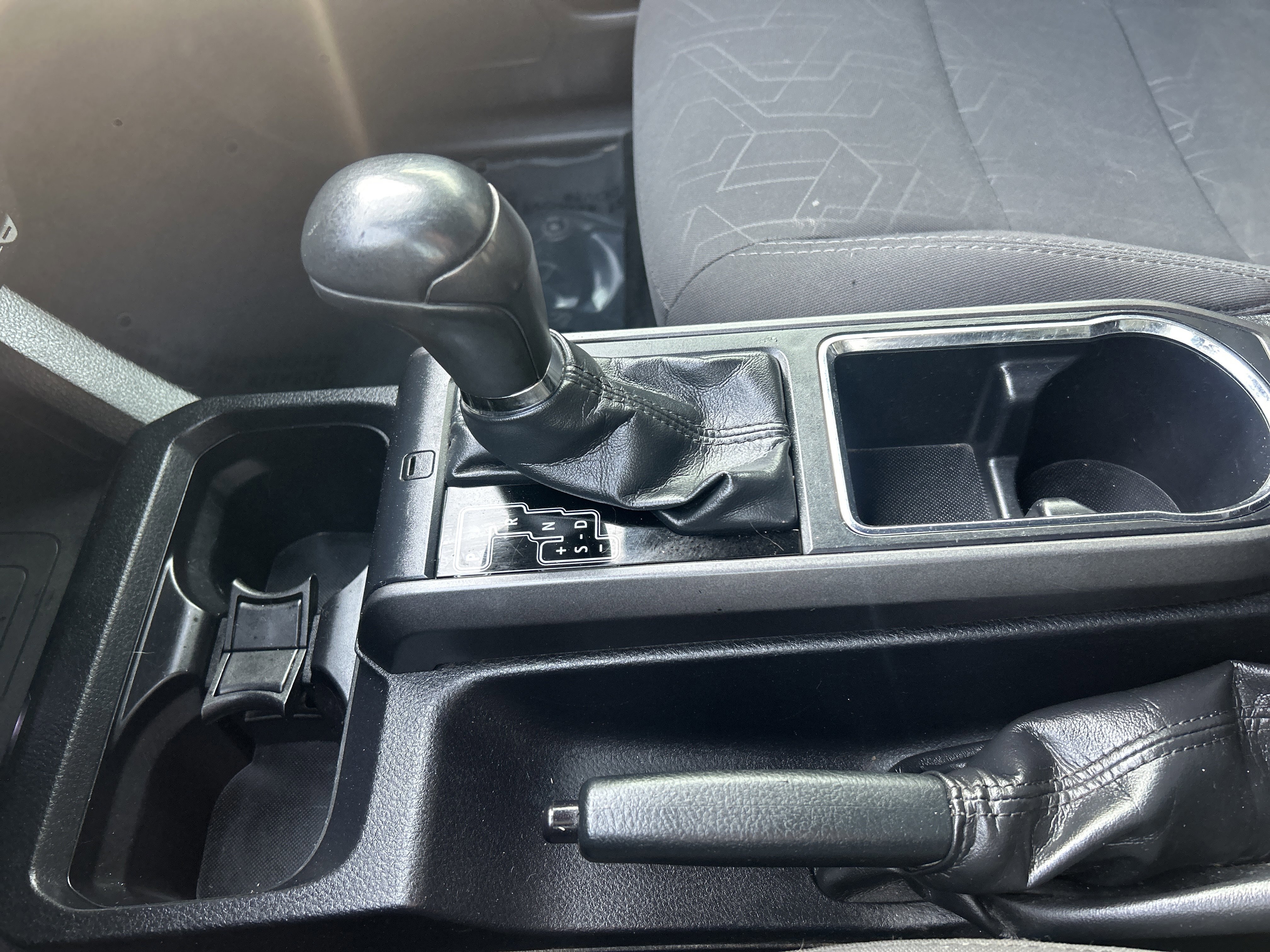 Used 2018 Toyota Tacoma TRD Off-Road image 11