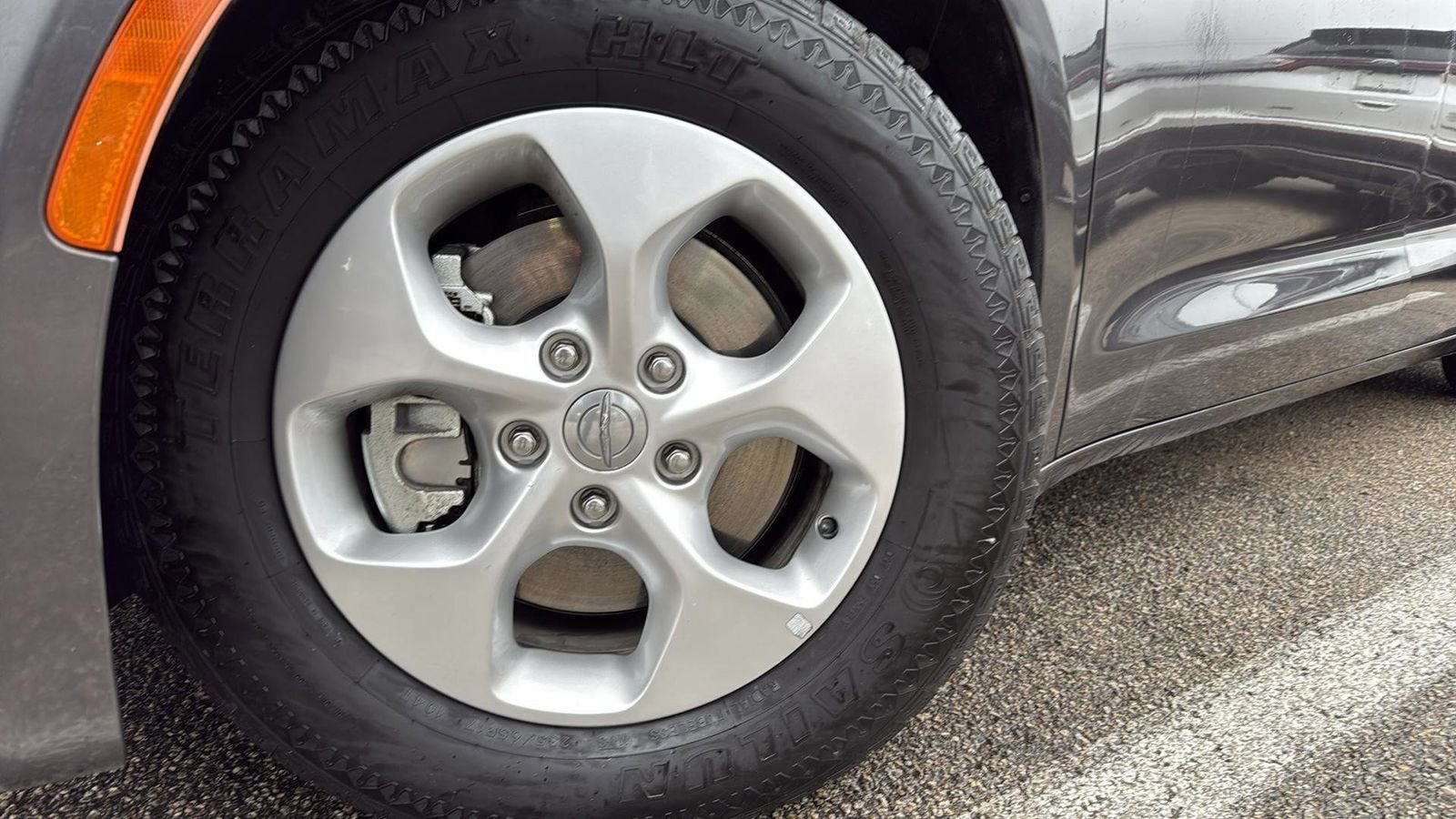 Used 2018 Chrysler Pacifica Touring Plus image 9