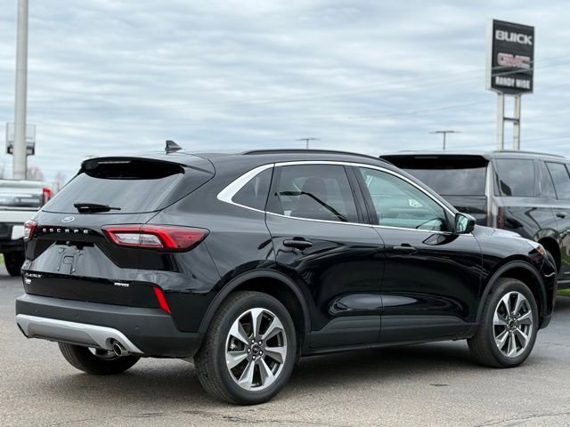 Certified 2025 Ford Escape Platinum AWD/4WD image 37