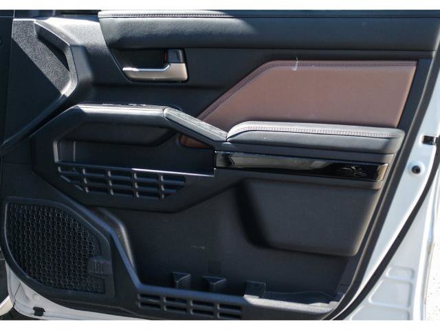 Used 2025 Toyota 4Runner Limited AWD/4WD image 14
