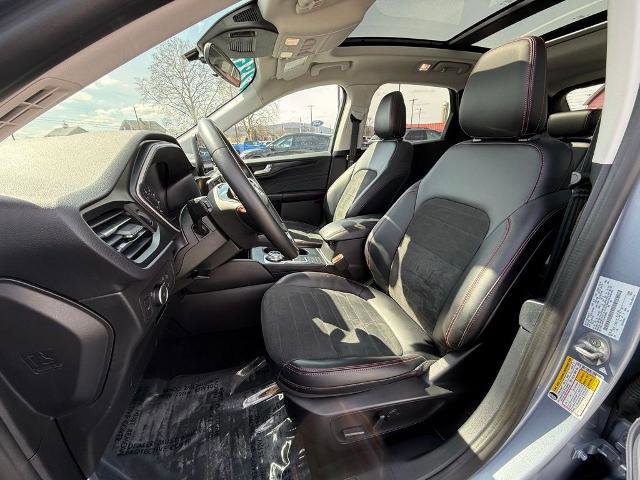 Certified 2022 Ford Escape SEL w/ SEL Stealth AWD Package image 16