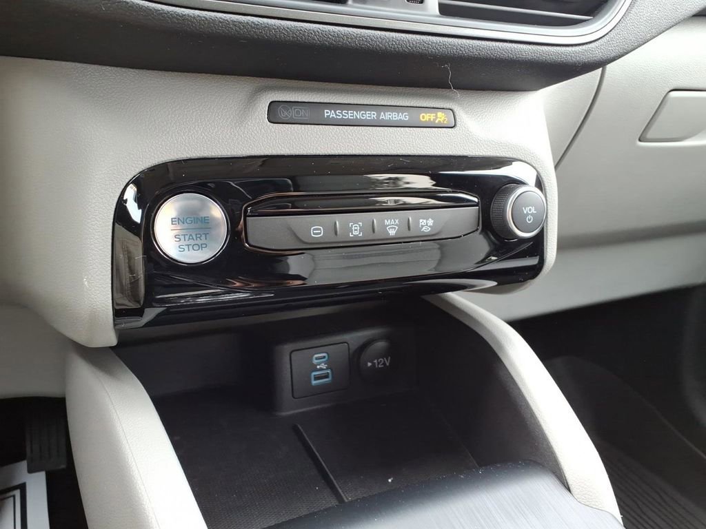 Certified 2023 Ford Escape SE image 22
