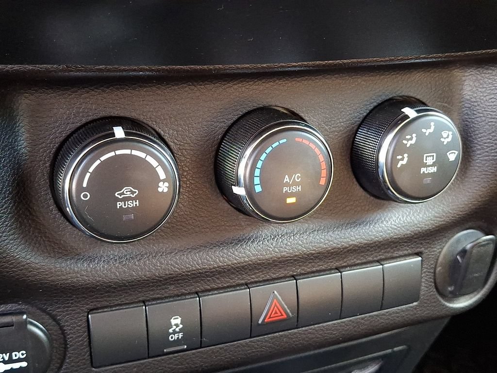 Used 2018 Jeep Wrangler Sport AWD/4WD image 23