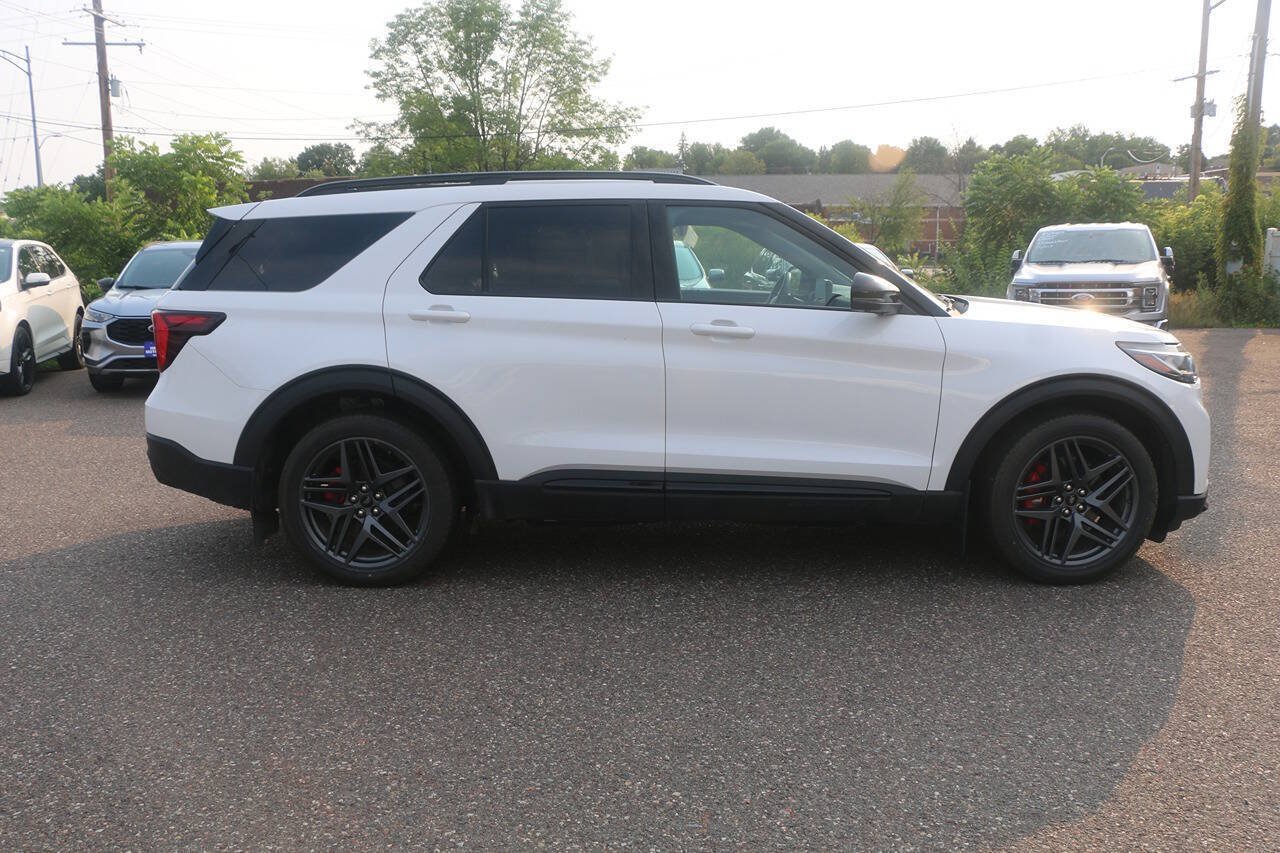 Certified 2025 Ford Explorer ST AWD/4WD image 7