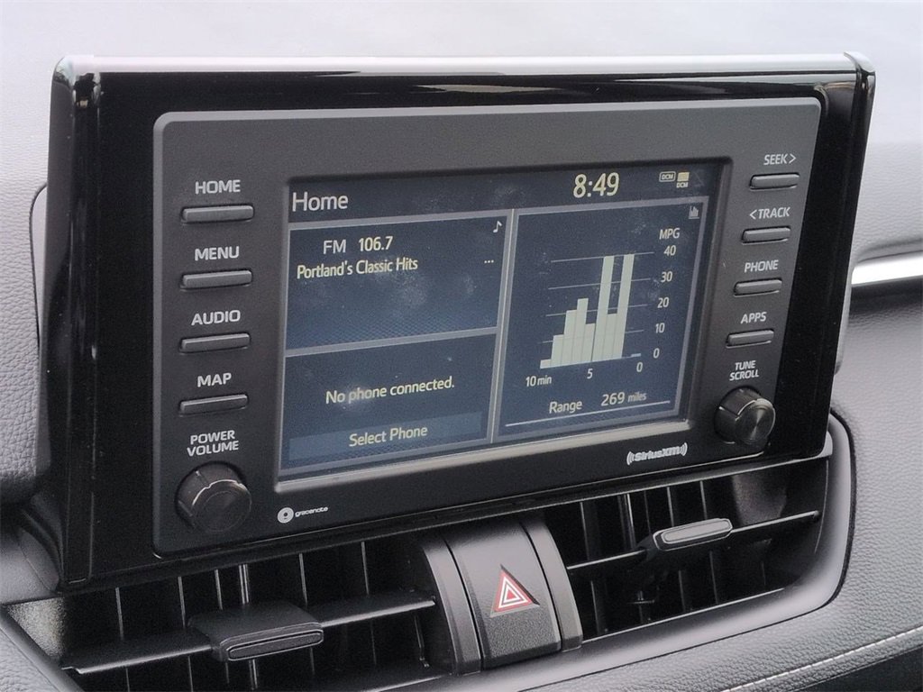 Used 2021 Toyota RAV4 LE image 18