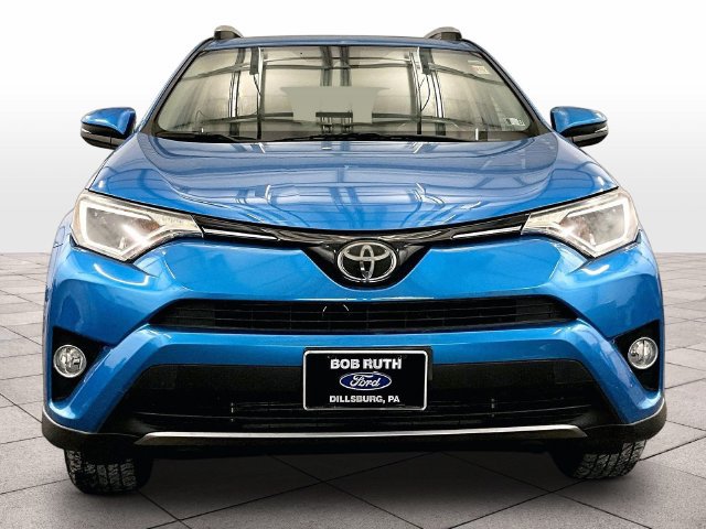 Used 2017 Toyota RAV4 XLE AWD/4WD image 3