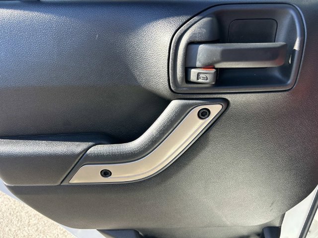 Used 2017 Jeep Wrangler Unlimited Sahara AWD/4WD image 19