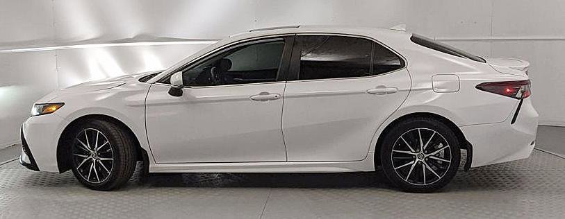 Used 2023 Toyota Camry SE w/ Audio Upgrade Package image 5