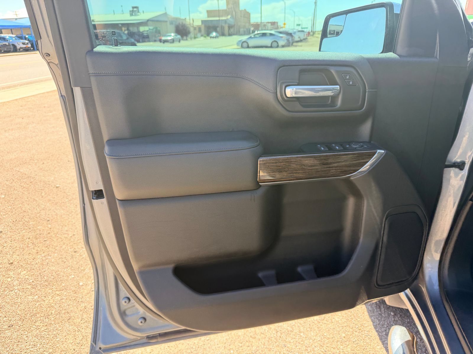 Used 2020 GMC Sierra 1500 SLE w/ SLE Convenience Package AWD/4WD image 9