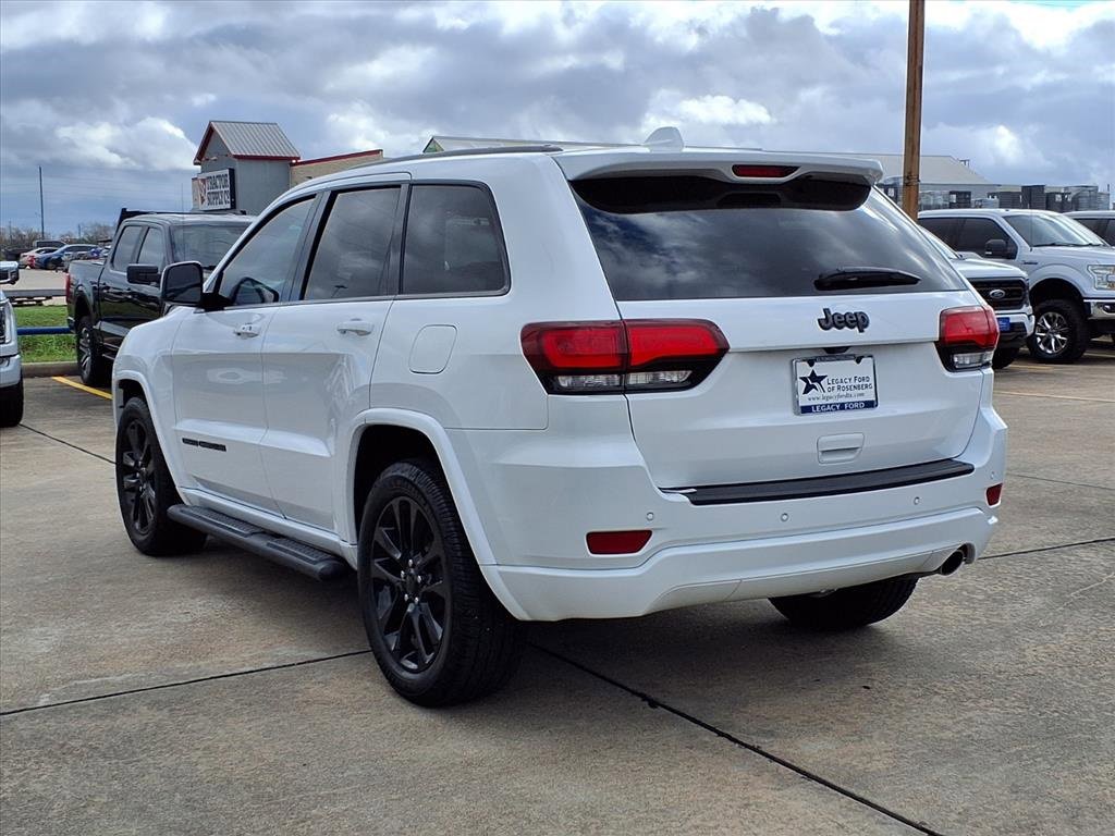 Used 2020 Jeep Grand Cherokee Altitude image 4