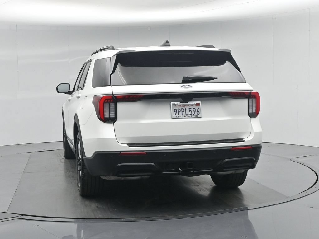 Certified 2025 Ford Explorer ST-Line w/ Premium Package RWD image 32