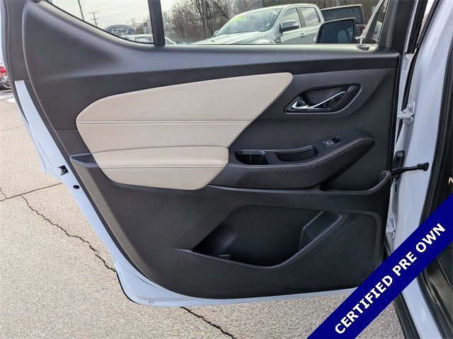 Used 2023 Chevrolet Traverse LT image 24