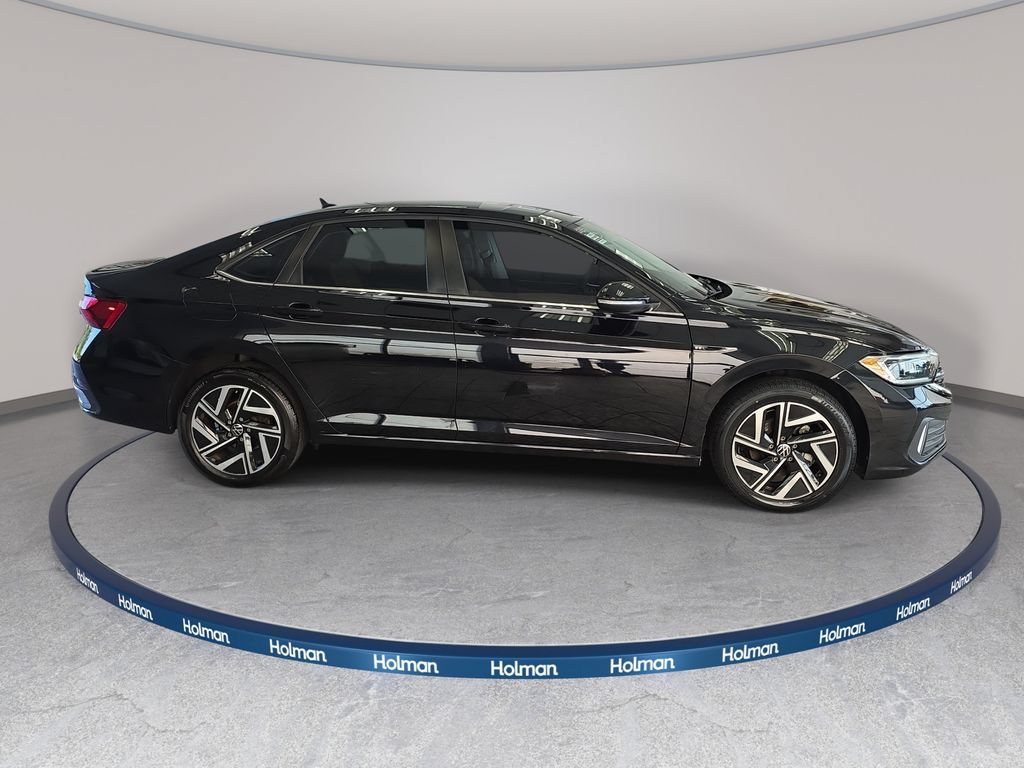 Used 2022 Volkswagen Jetta SEL FWD image 4
