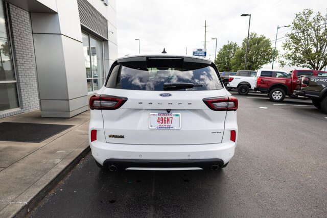 Certified 2025 Ford Escape ST-Line Elite AWD/4WD image 3
