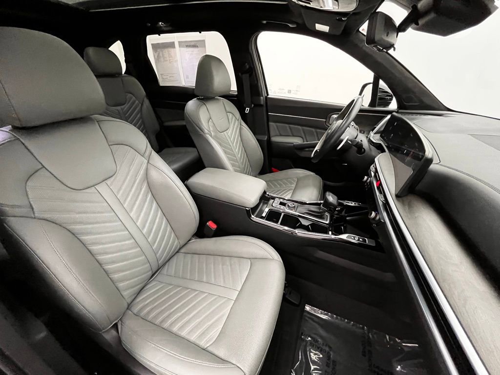 Used 2024 Kia Sorento SX Prestige w/ Sage Leather Package image 29