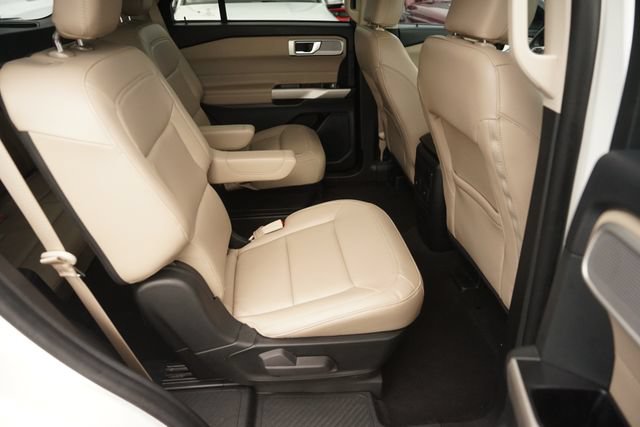 Certified 2023 Ford Explorer XLT w/ Equipment Group 202A RWD image 17