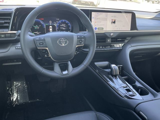 Used 2026 Toyota Crown XLE image 7