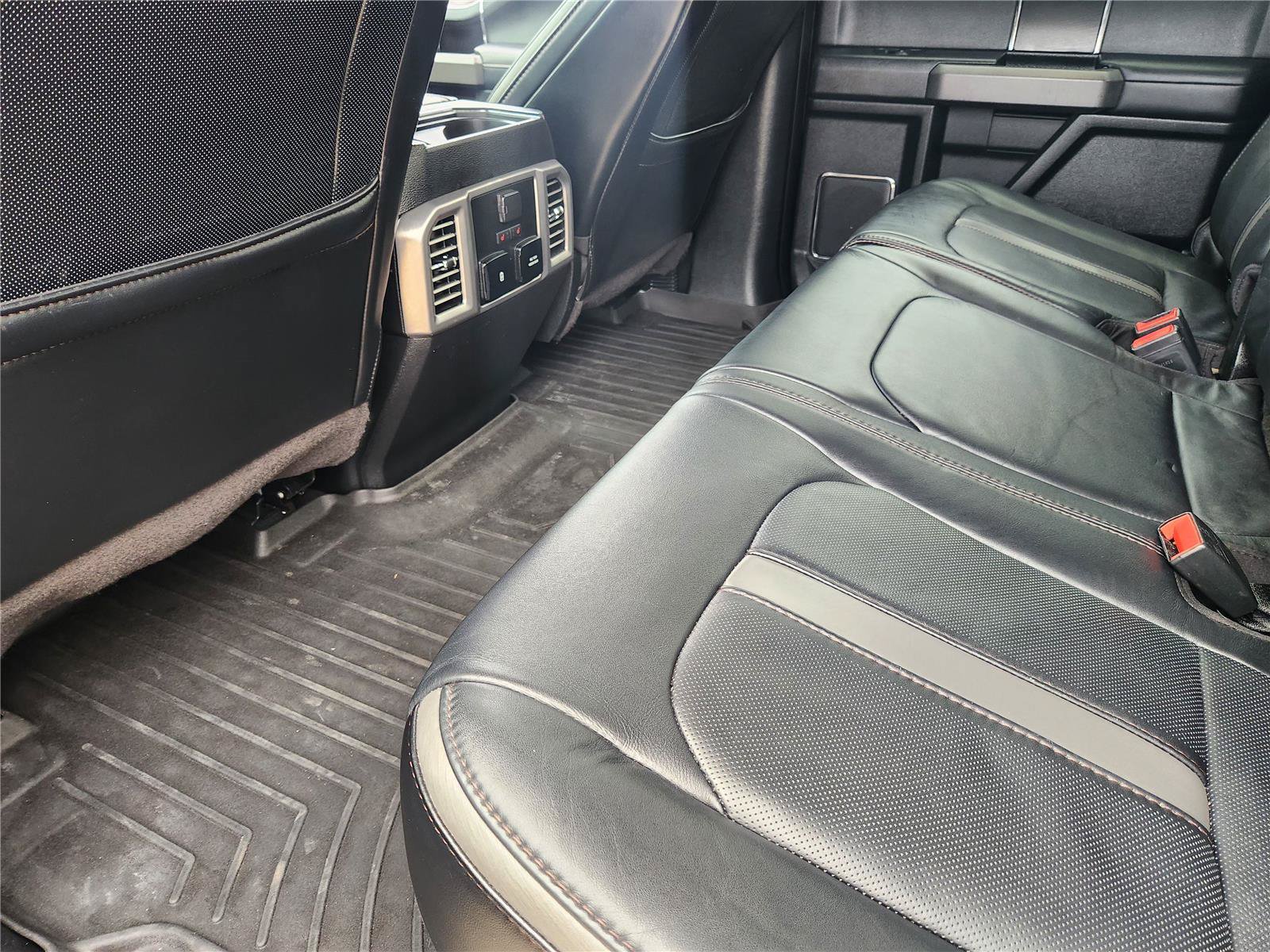 Certified 2019 Ford F250 Platinum w/ Platinum Ultimate Package AWD/4WD image 33