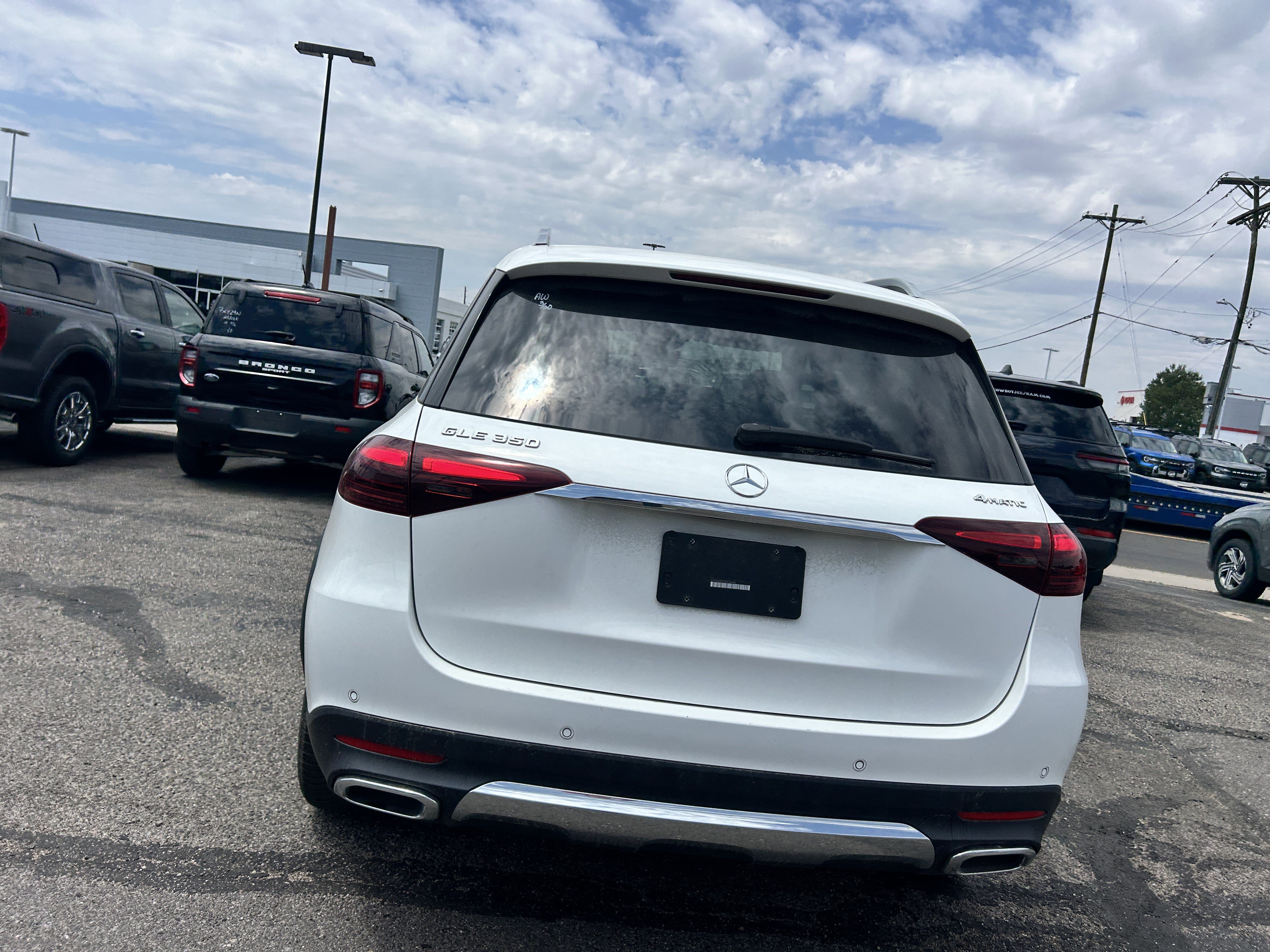 Used 2025 Mercedes-Benz GLE 350 4MATIC image 4