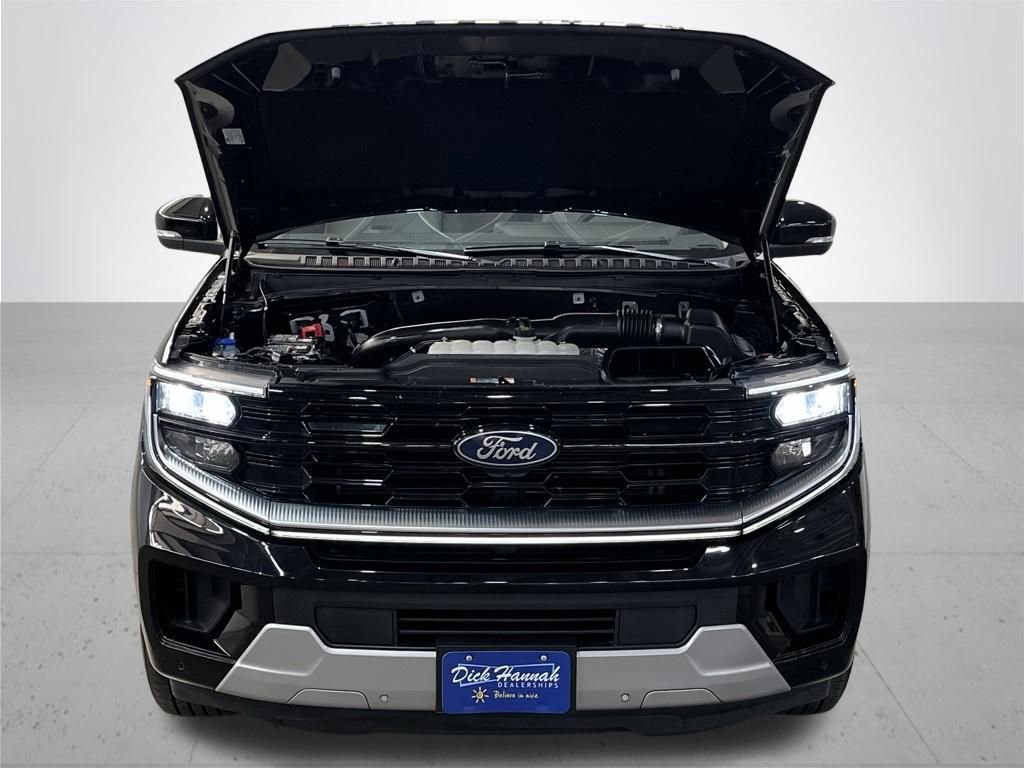 Certified 2025 Ford Expedition Platinum AWD/4WD image 6