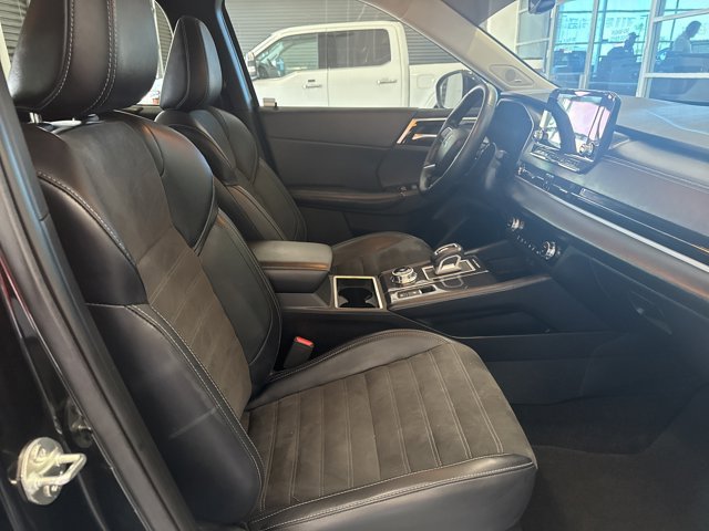 Used 2024 Mitsubishi Outlander FWD image 17